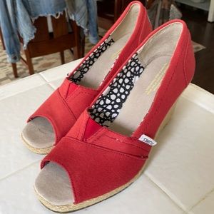 TOMS wedges
